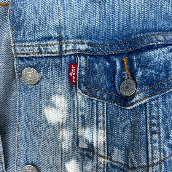 Levi’s Jean Jacket - Picture 2 of 4